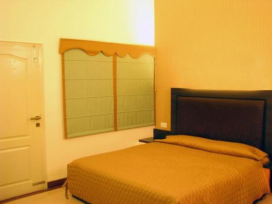 Status Business Hotel